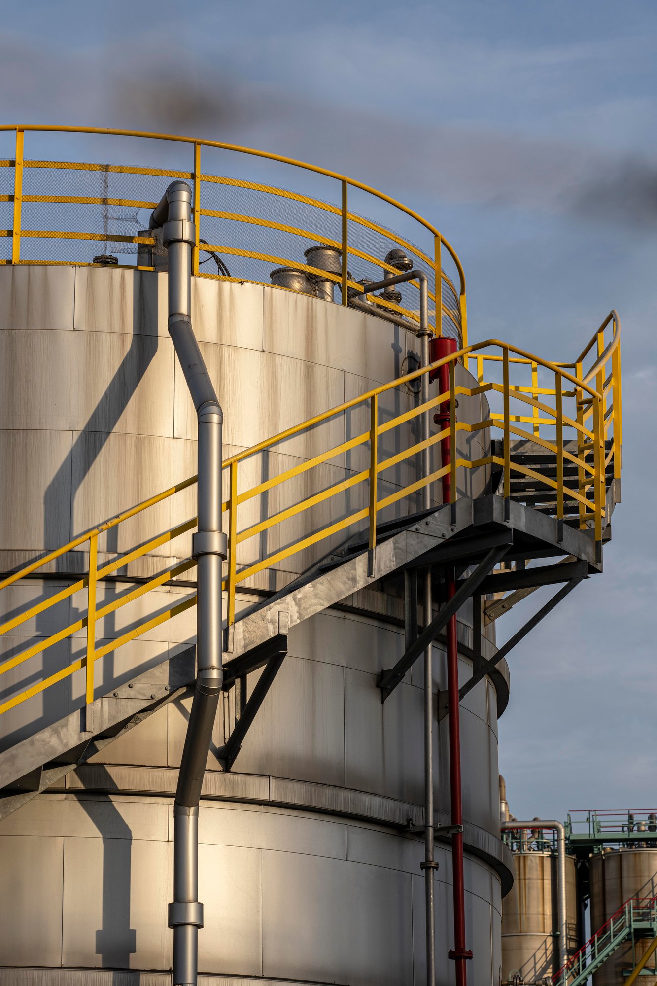 environmental-pollution-industry-exterior-daylight